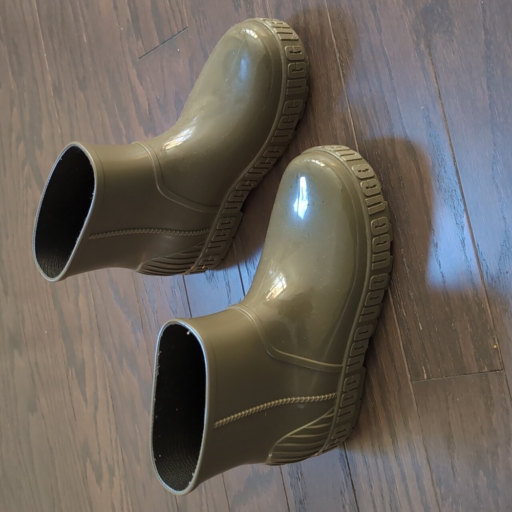 UGG Size 8 Olive Green Rain Boot - Picture 3 of 11